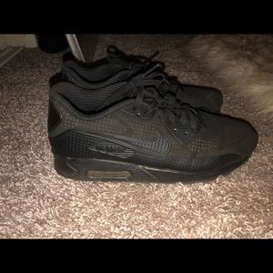 Nike AirMax tennis shoes. Size women’s size 8